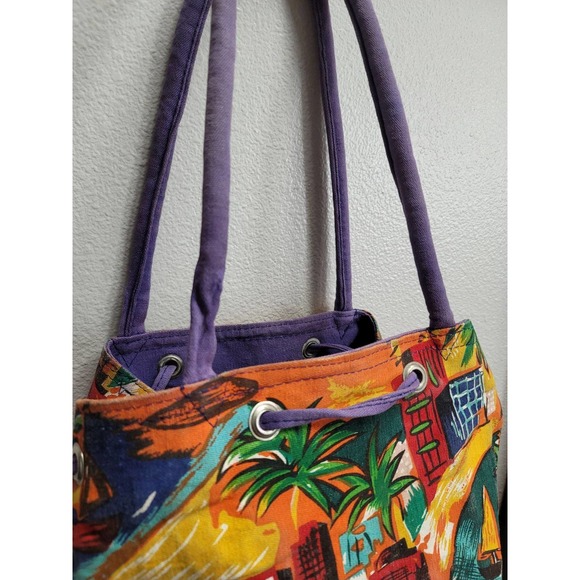 Beverly Hills Bag Lady Bucket Beach Bag - Picture 7 of 7